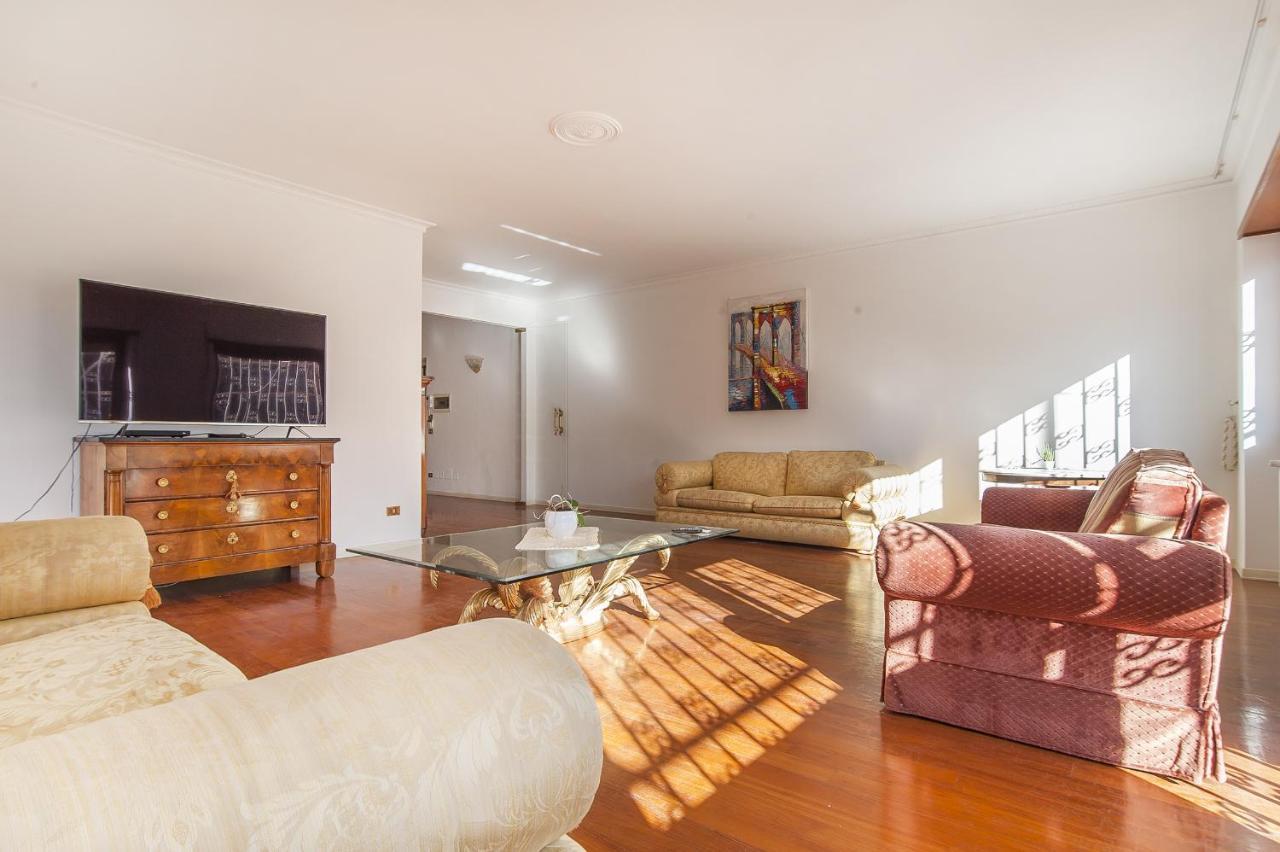 Eur Luminous And Large Family Terrace Apartment 로마 외부 사진