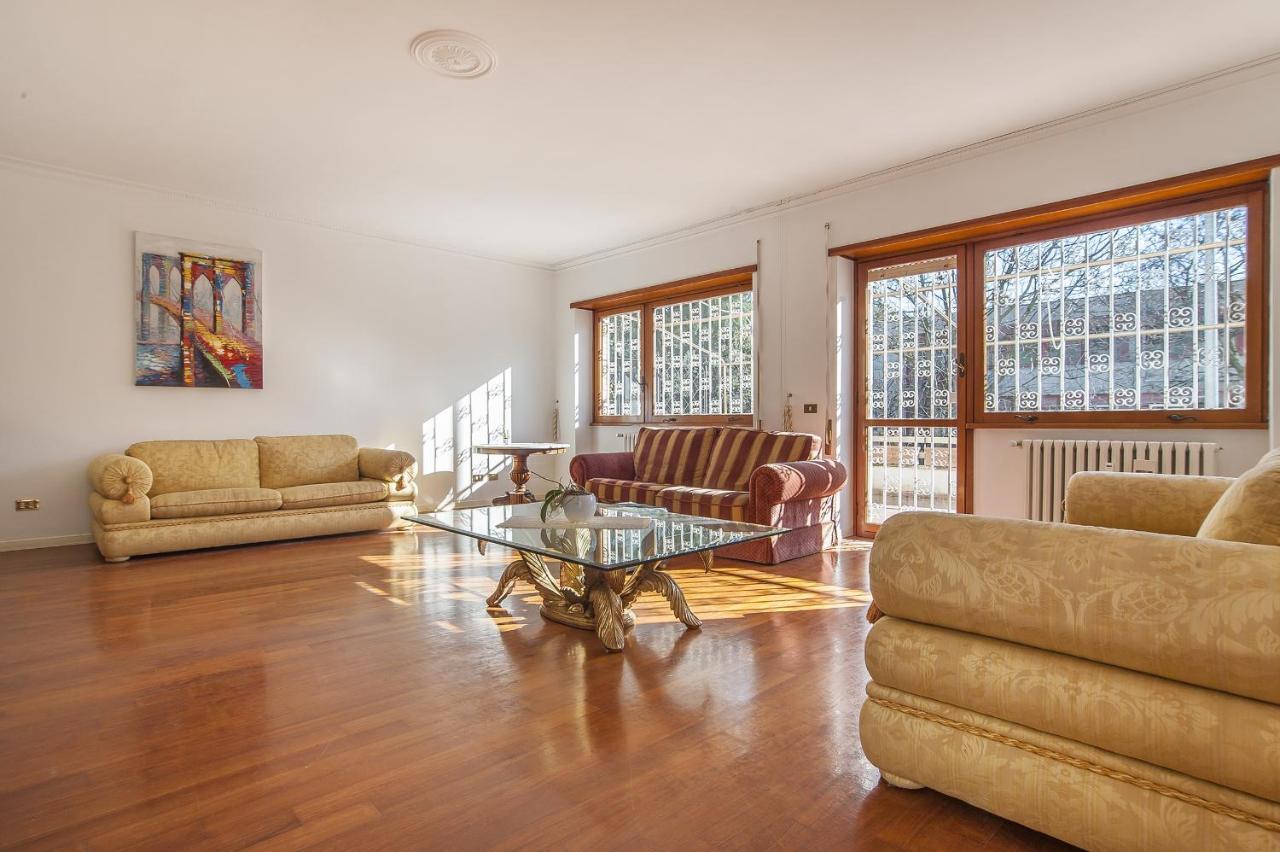 Eur Luminous And Large Family Terrace Apartment 로마 외부 사진